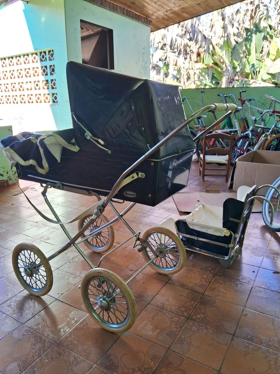Carrinho de Bebê Antigo Clássico - Foto 2