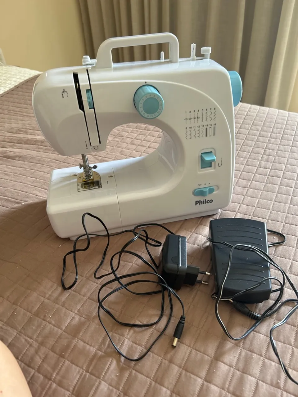 Máquina de Costura Philco - Perfeita para seus projetos!