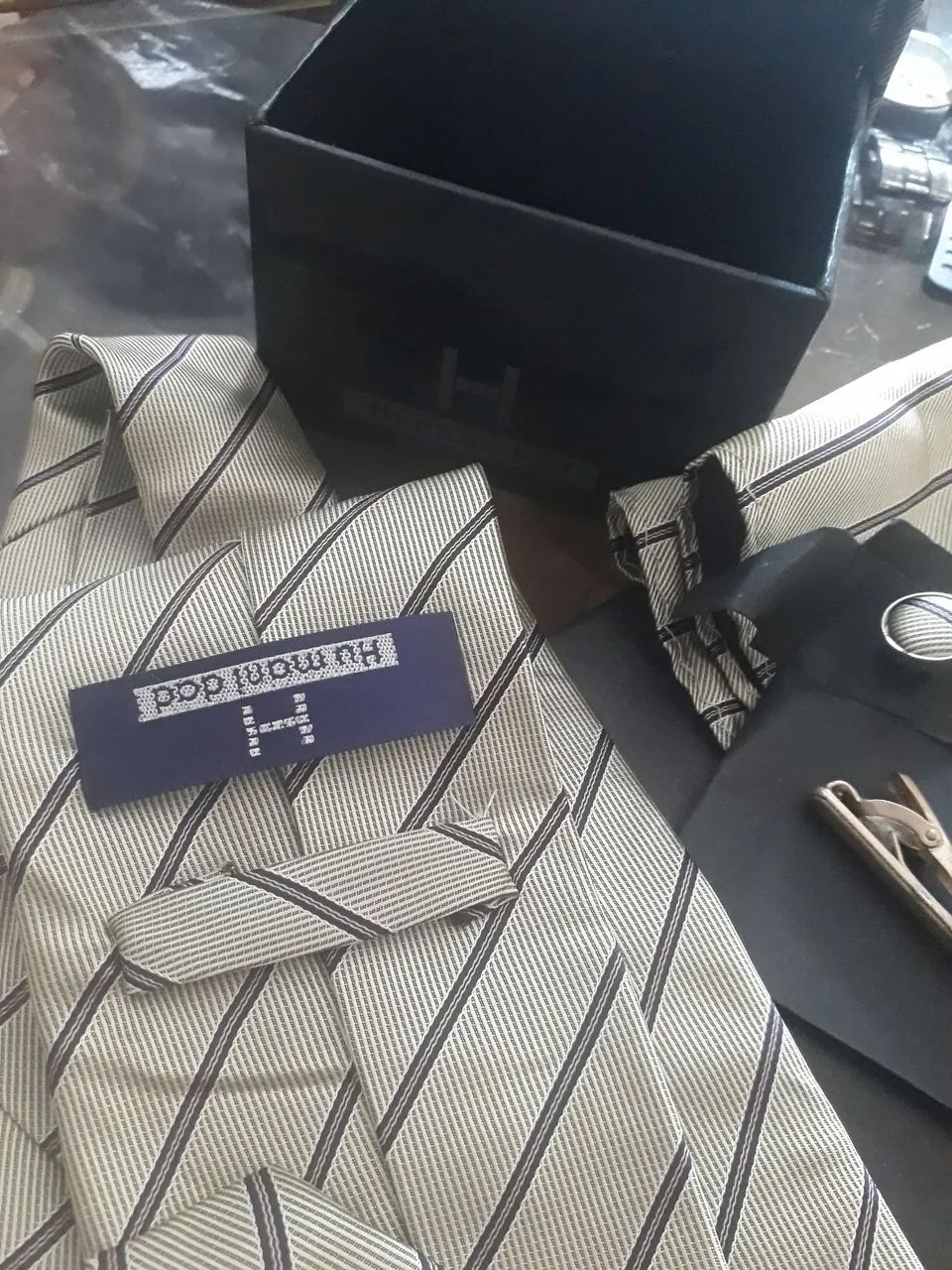 Kit Gravata e Abotoaduras Elegante por 45 reais  - Foto 2