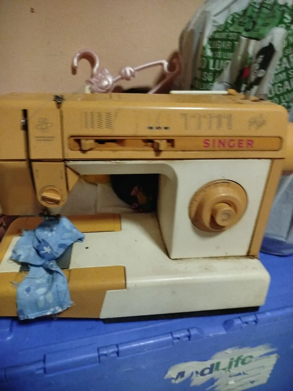 Máquina de costura Singer
