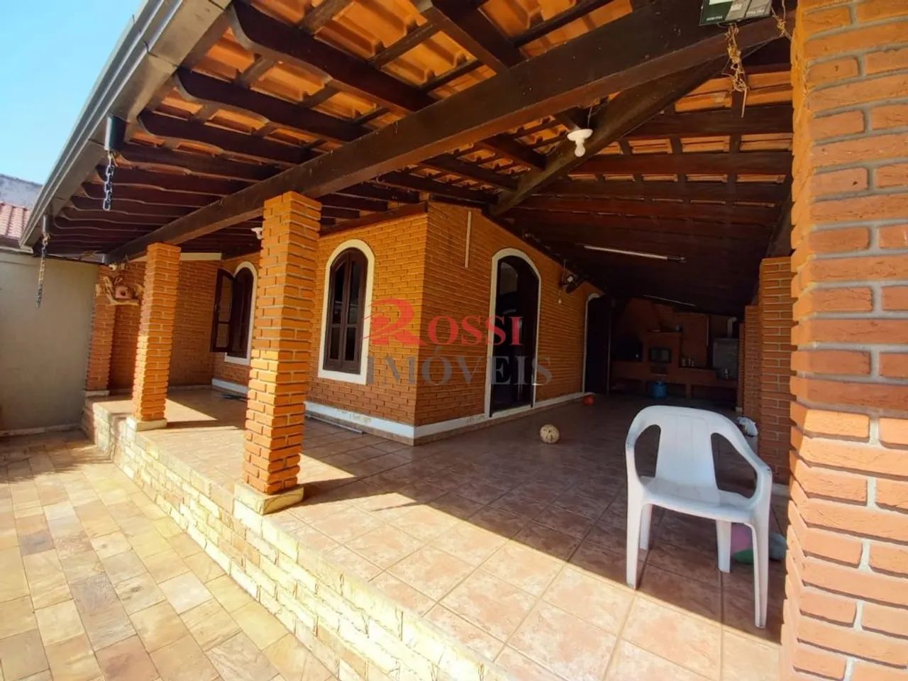 CASA COM PISCINA