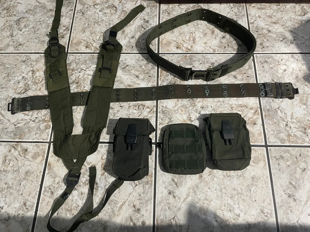 kit cinto suspensório + 2 porta carregador + bolsa modular