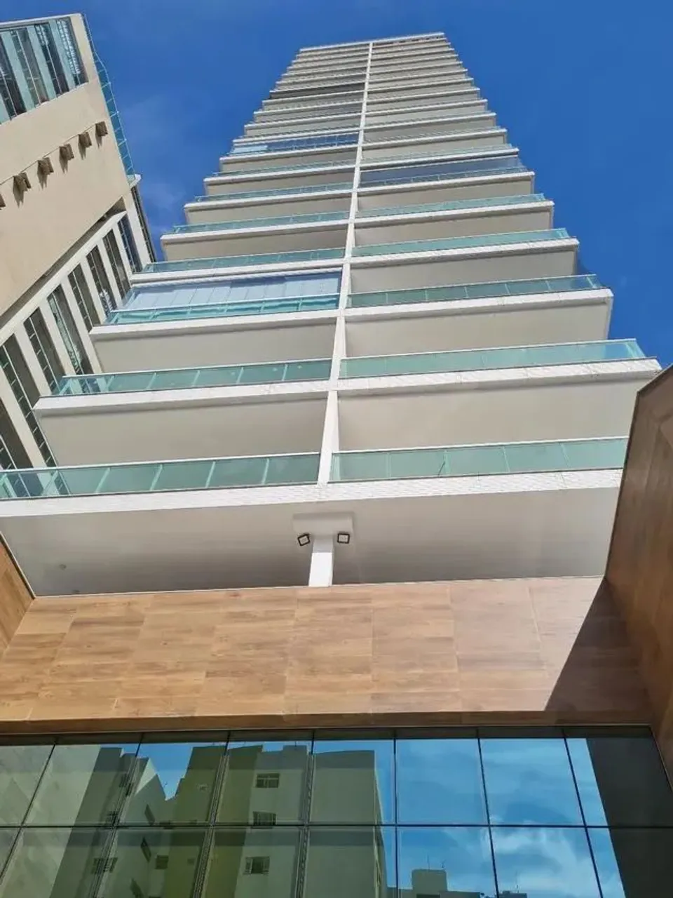 Vendo- Apartamento 3 Quartos com 120 mts praia da Costa