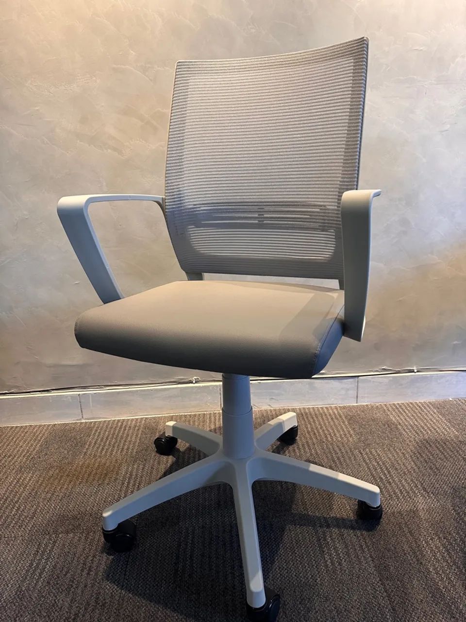 CADEIRA MAYA ERGONÔMICA GIRATÓRIA TELA MESH  - Foto 2