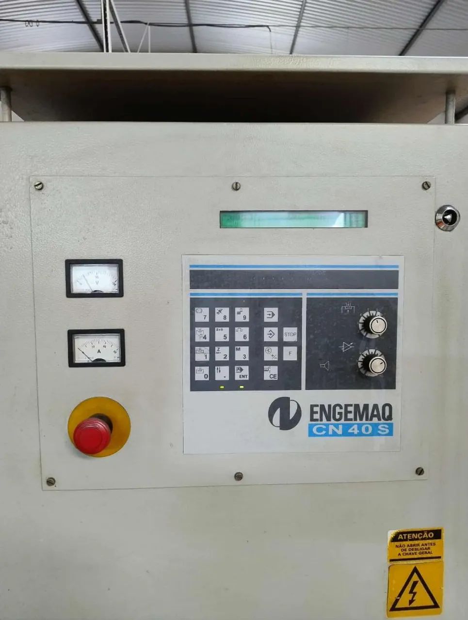 Eletroerosão Engemac EDM CN40S - vendo ou troco - Foto 2