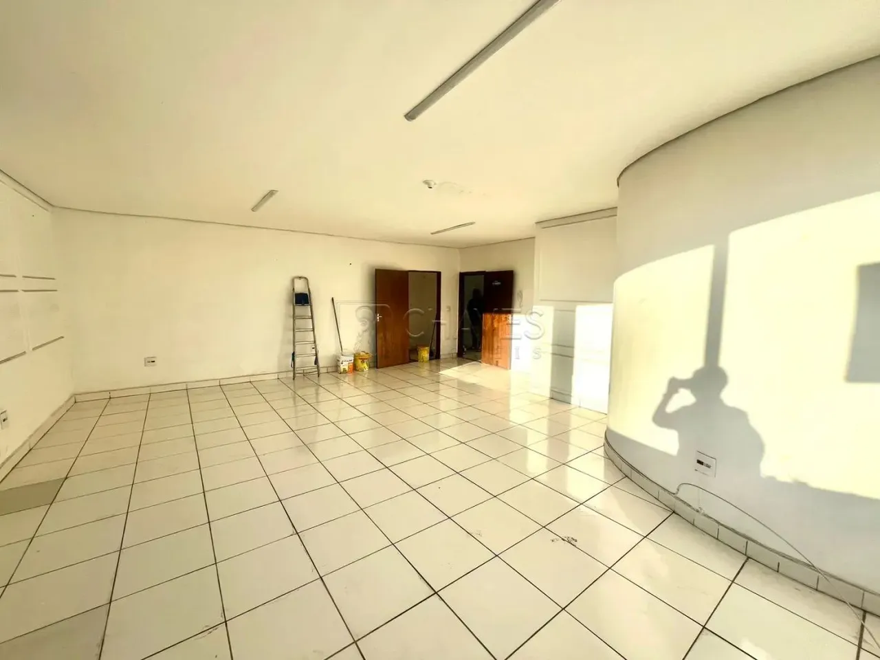 Sala comercial sobreloja para alugar no Jardim Interlagos, 50 m² , zona norte de Ribeirão
