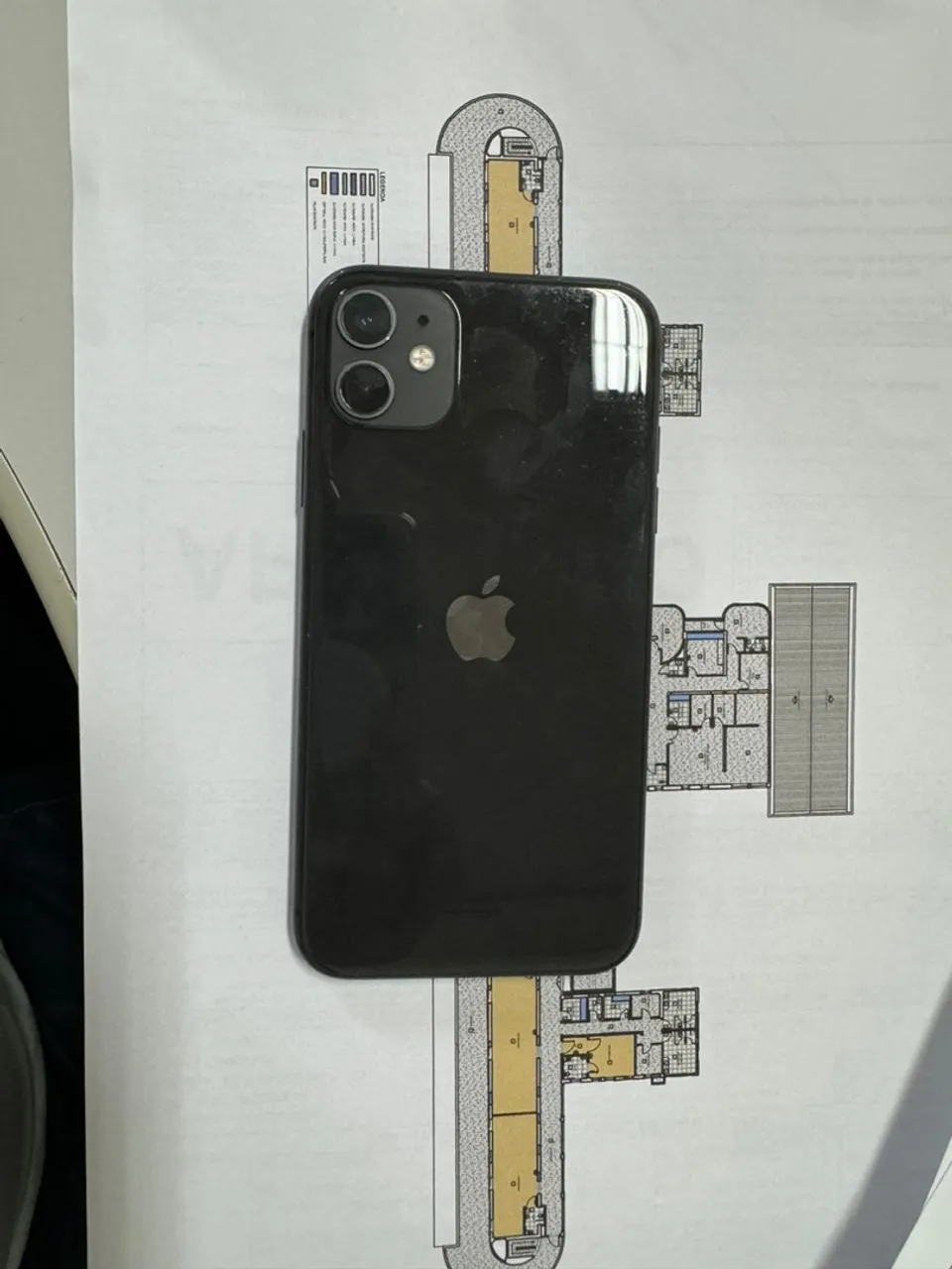 iPhone 11 - 64GB - Preto - Ótimo estado