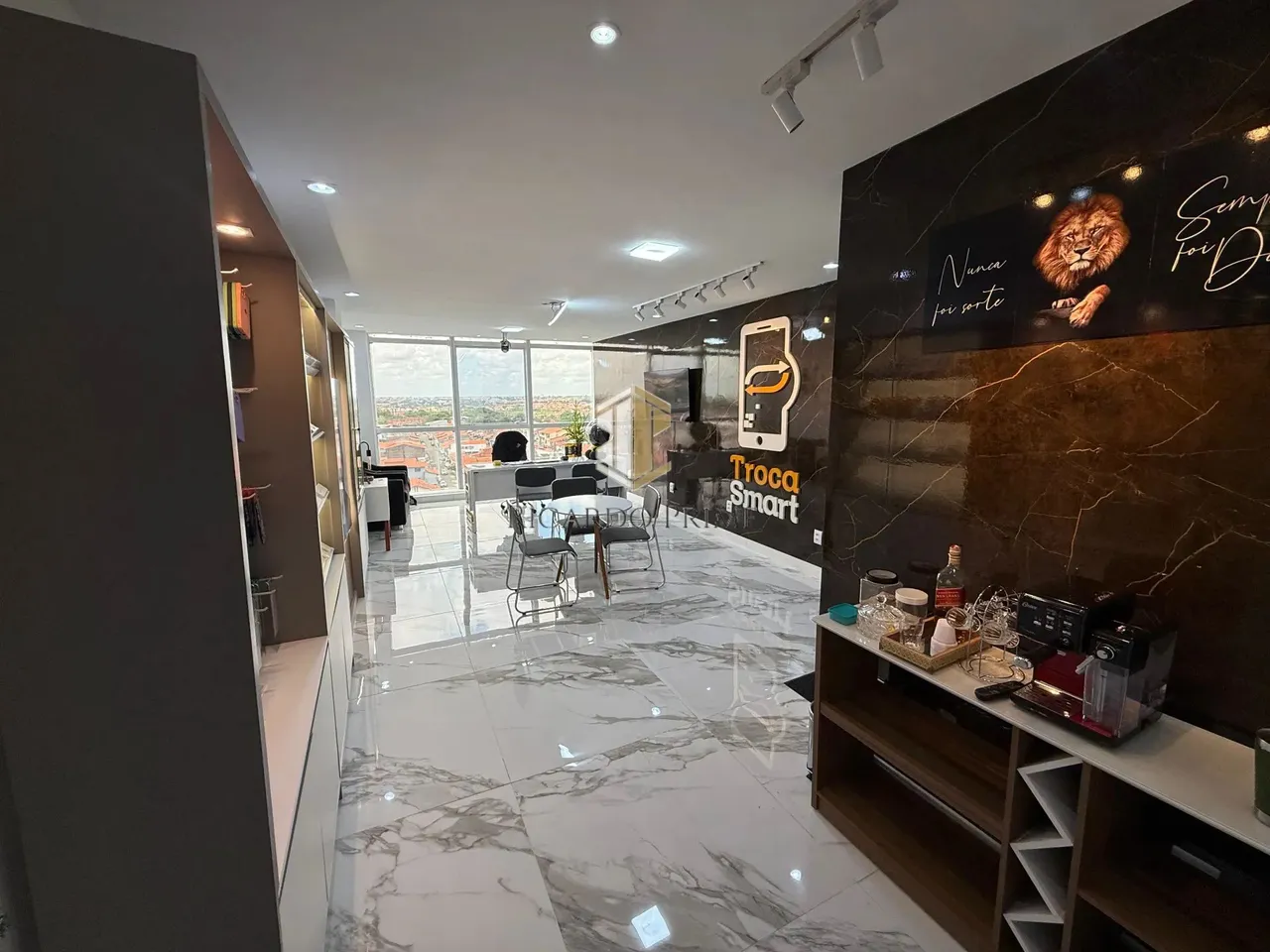 SALA COMERCIAL NO SHOPPING DA ILHA codigo: 118420