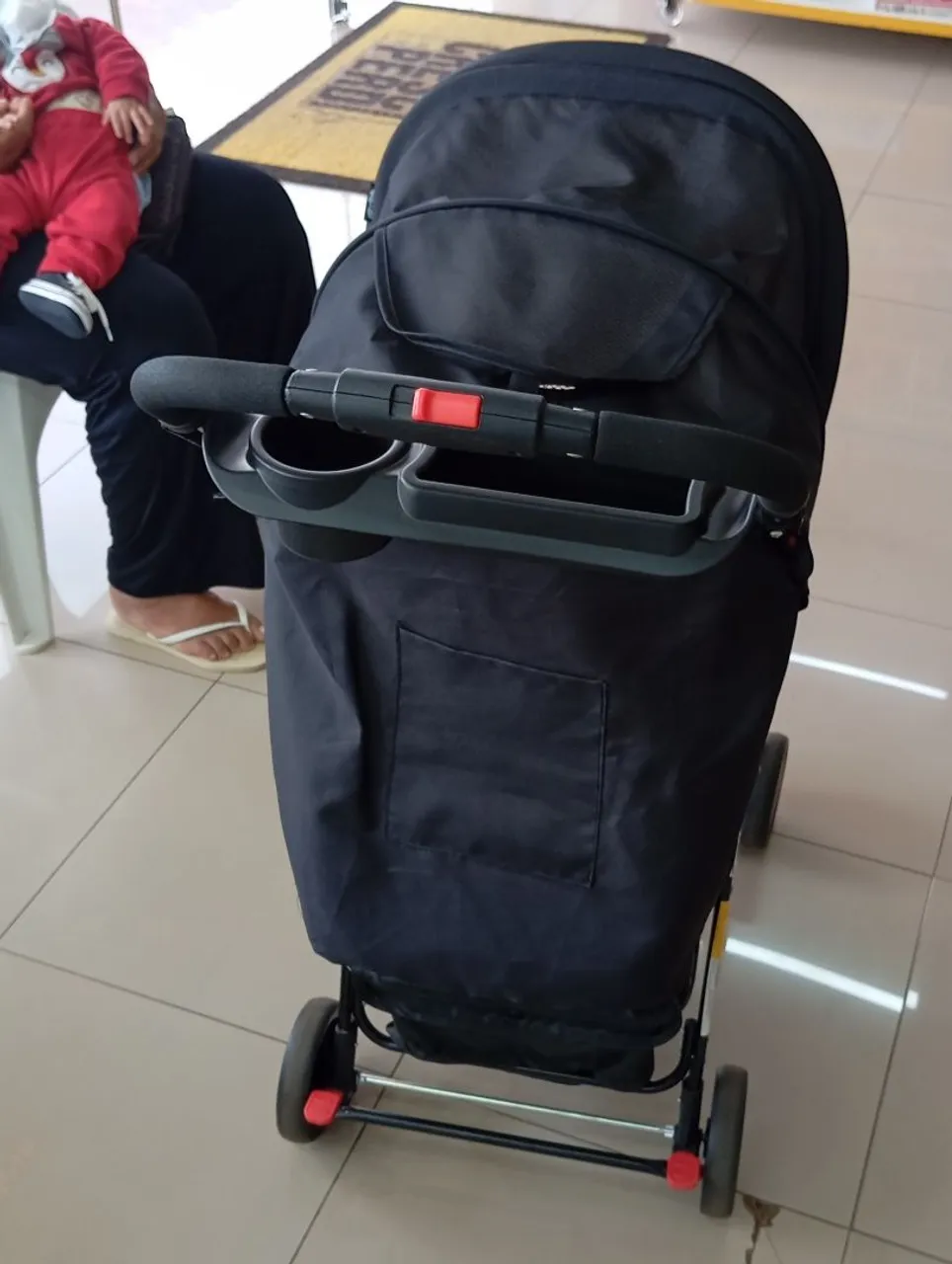 Carrinho de Bebê Compacto e Confortável