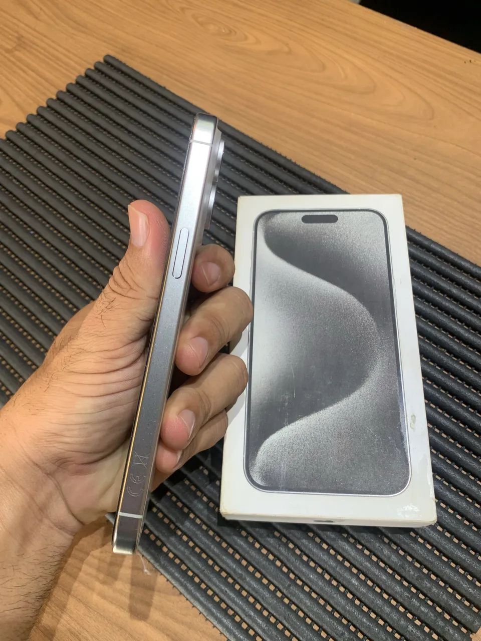 iPhone 15 Pro Max 256GB White Titanium美品 iPhone 15 Pro Max 256GB White Titanium | KaBuM!