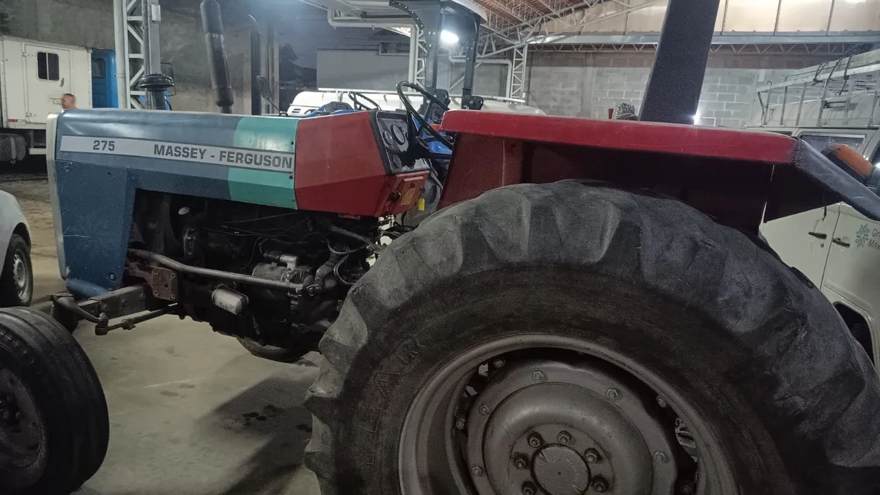 Vendo trator
