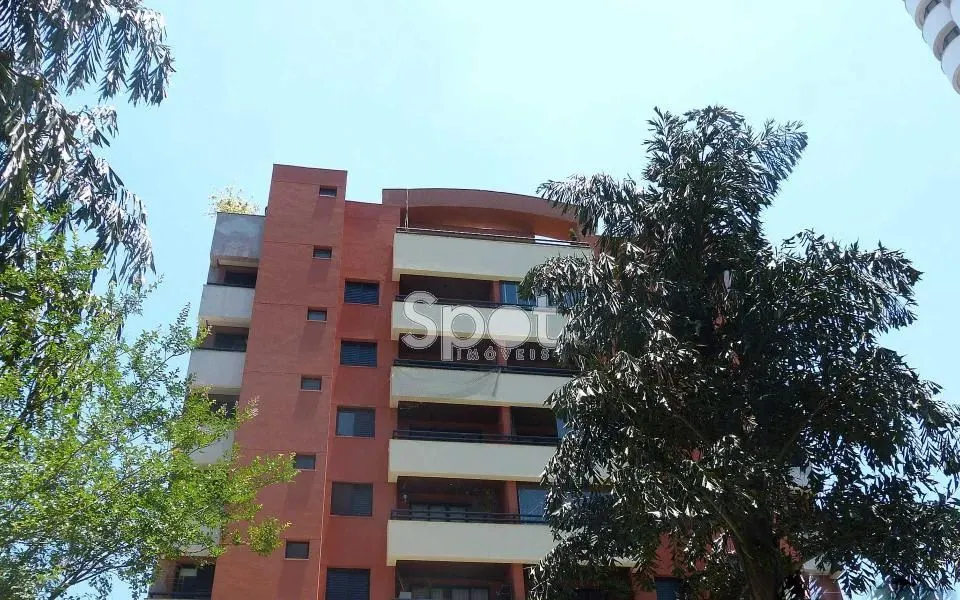 COBERTURA VAGA EM PRÉDIO CHARMOSO.