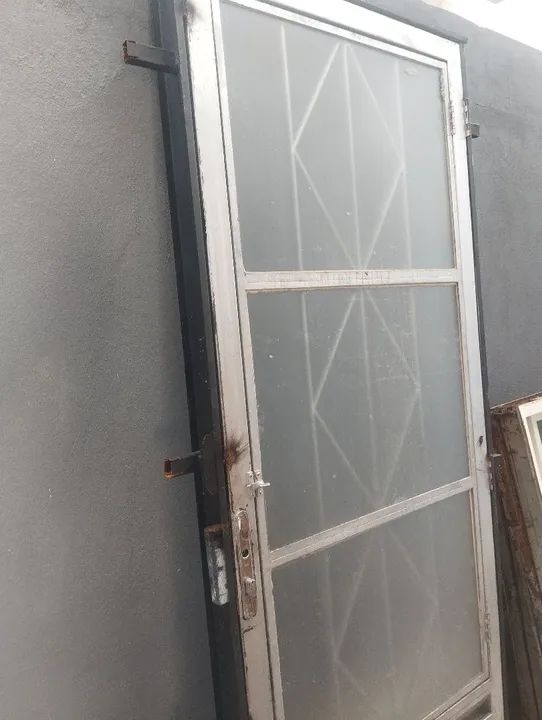 Vendo 2 janela e uma porta  - Foto 2