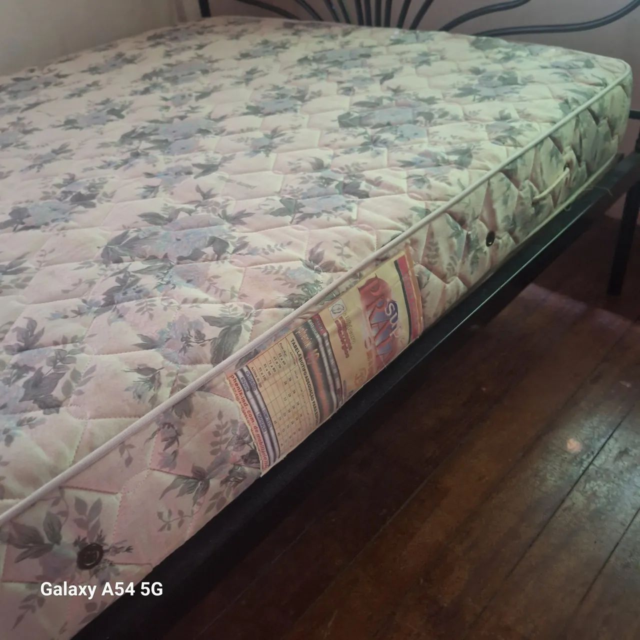Cama de ferro com colchão IMPERDÍVEL  - Foto 4