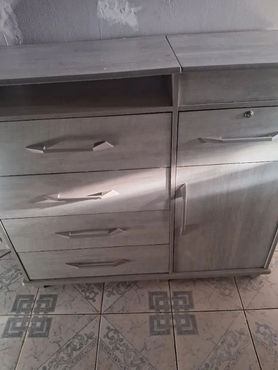 Comoda semi nova