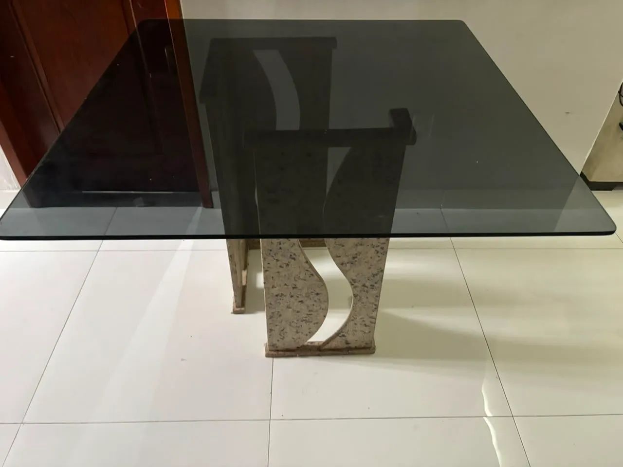 Mesa com base de granito e tampo de vidro  - Foto 2