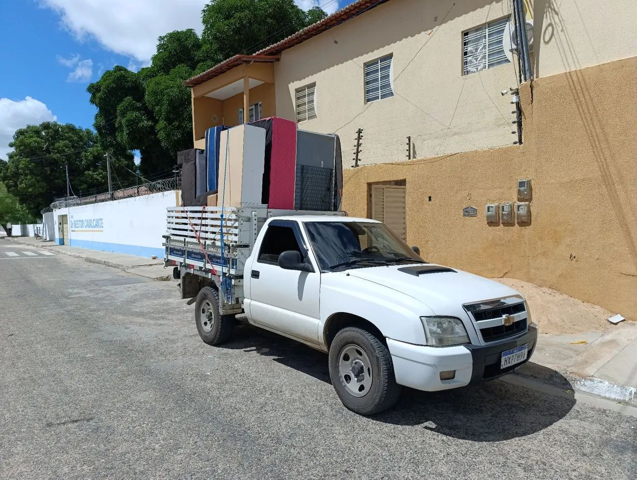 FRETES E MUDANÇAS em CAMINHONETE  - Foto 4