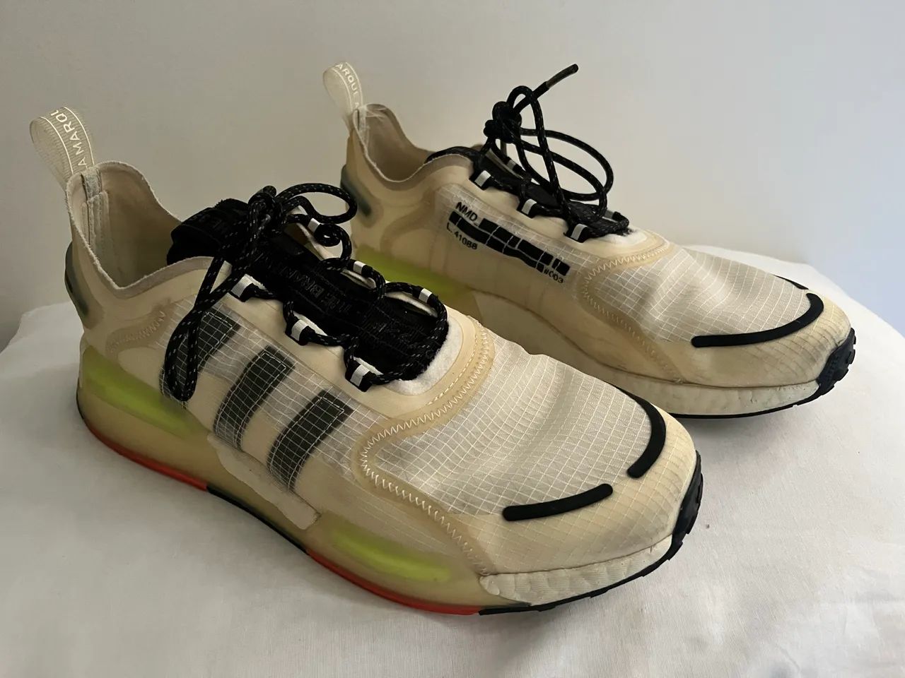 Adidas NMD V3 Crystal White Signal Green Original | Tam 43