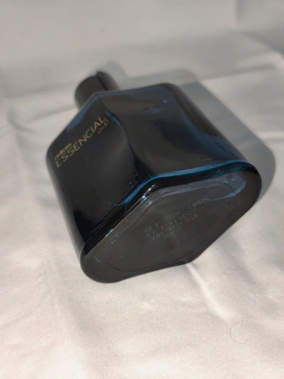 Perfume Natura Essencial Oud (frasco antigo) - Foto 4