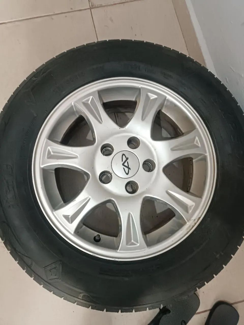 Vendo pneu completo  - Foto 3