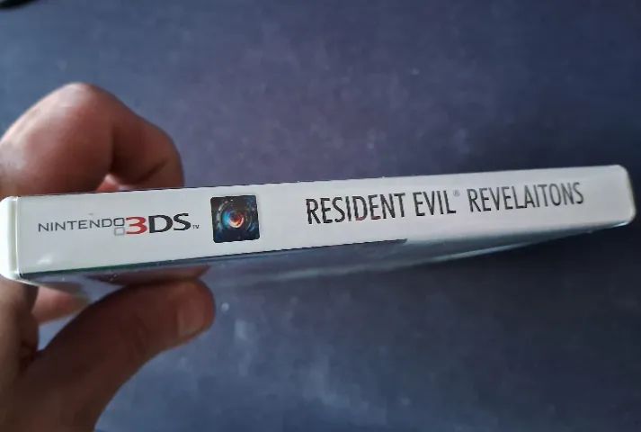 Resident Evil Revelations (Nintendo 3DS) com erro de impressão - Foto 2