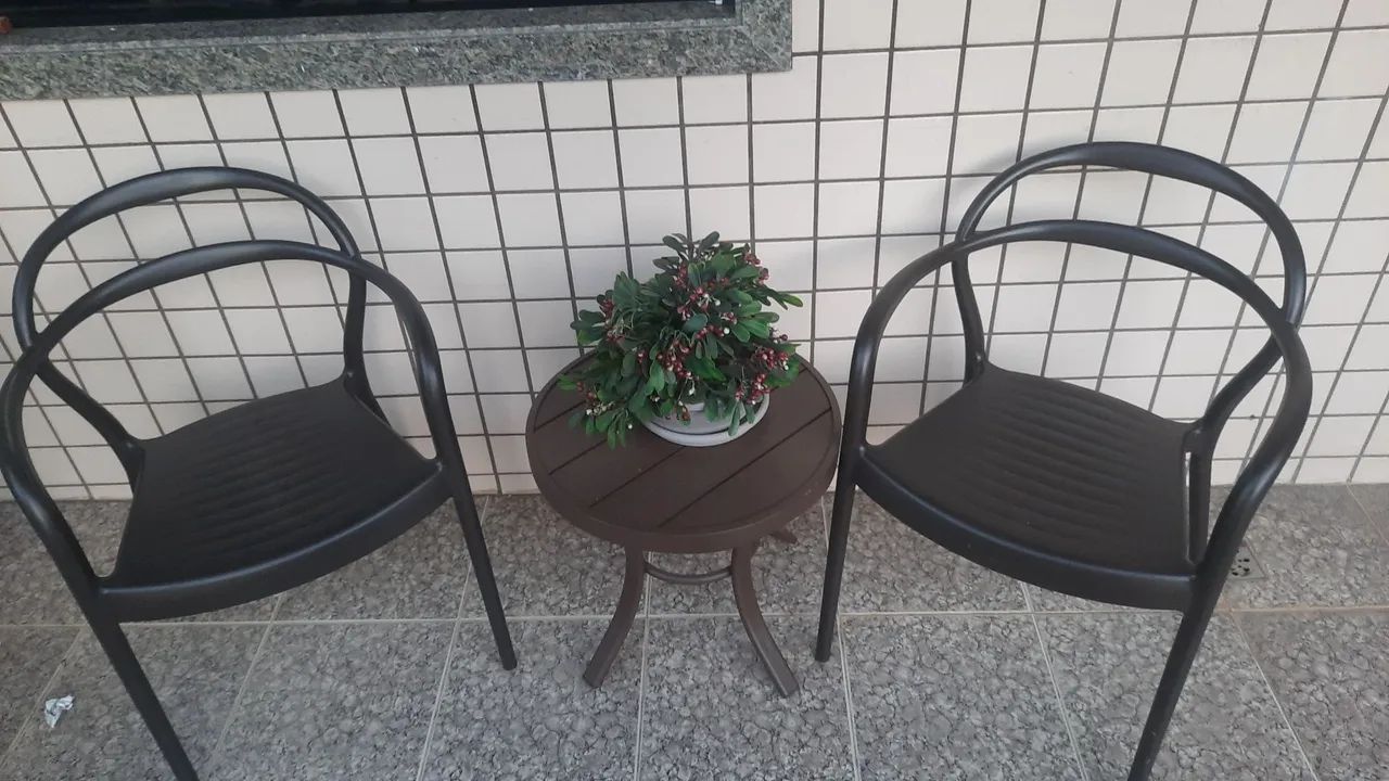 Conjunto cadeiras e mesa para varanda 