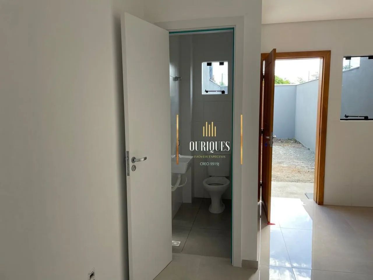 Sobrado geminado com 70m², possui 2 quartos e 1 vaga. - Foto 5