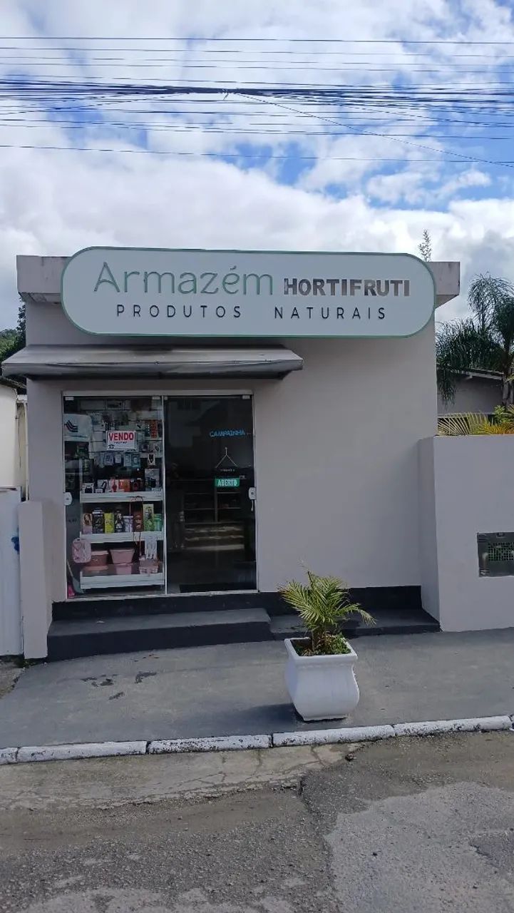 Vendo casa com mais 2 kitnet prontos mais 1 sala comercial tudo pronto !  - Foto 4