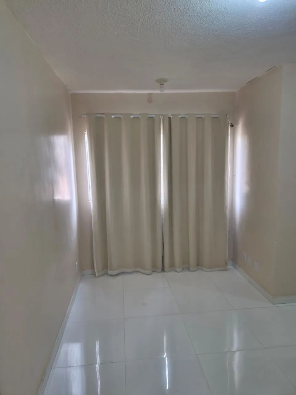 Vende-se apartamento, térreo. 