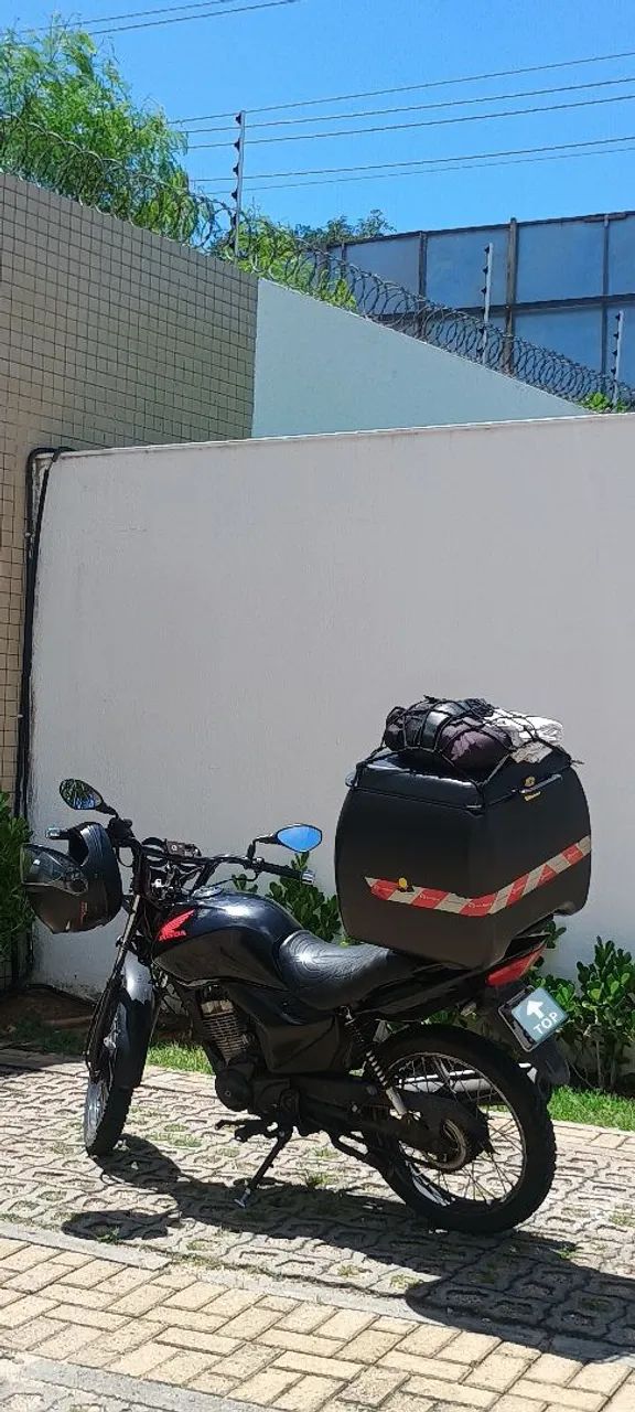 Baú 100 litros Preto com Suporte Universa Prende na Alça marca icbras  - Foto 5