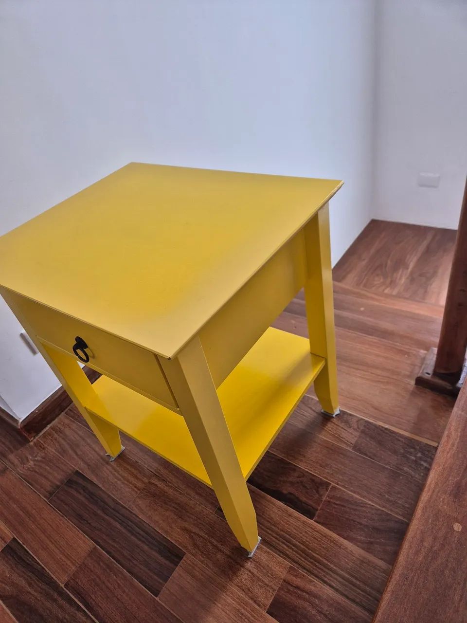 Mesa de cabeceira amarela - Foto 4