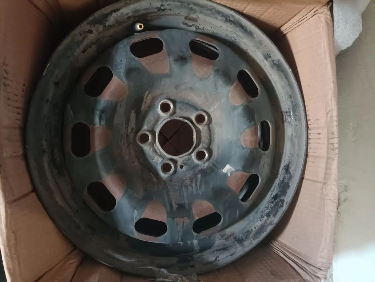 Rodas aro 15 com 5 furos.