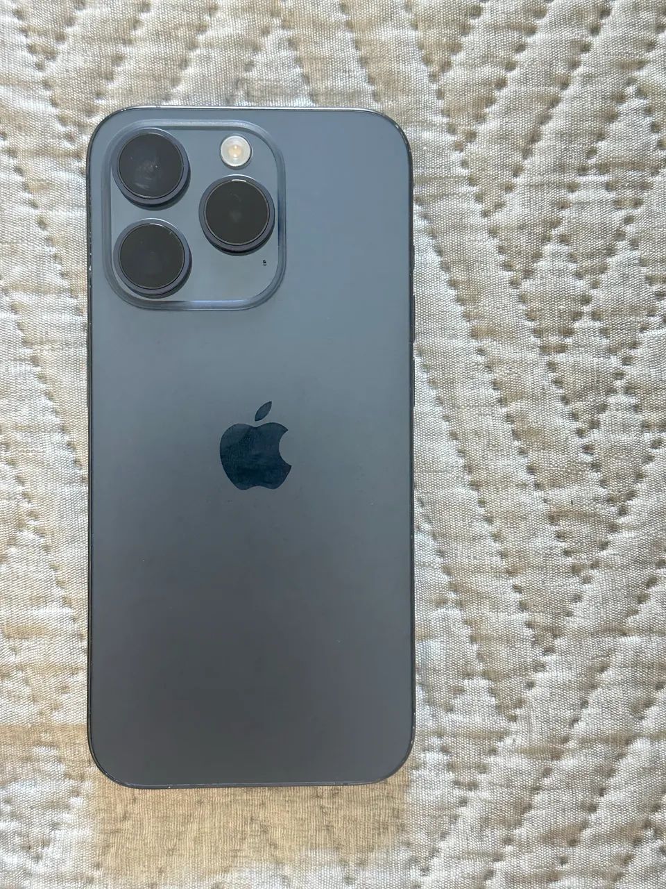 ⭐️ベル⭐️ 海外版 iPhone15 pro 256GB Celular Apple iPhone 15 Pro 256GB 8 GB em Promoção é no Bondfaro