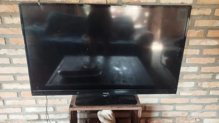 TV Philips LCD 46 Polegadas + Chromecast  - Foto 2