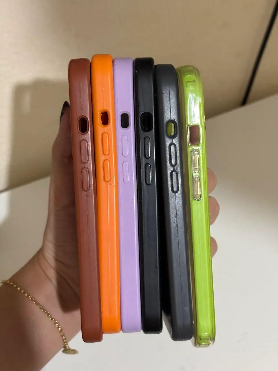 Kit com 6 Capinhas para Iphone 13 - Foto 3