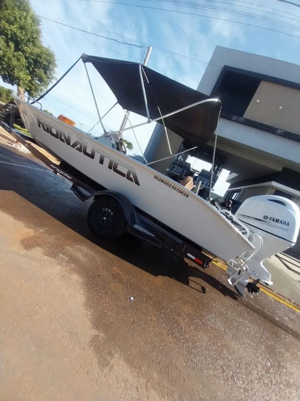 Lancha 19 pes apache motor 115 yamaha  - Foto 4