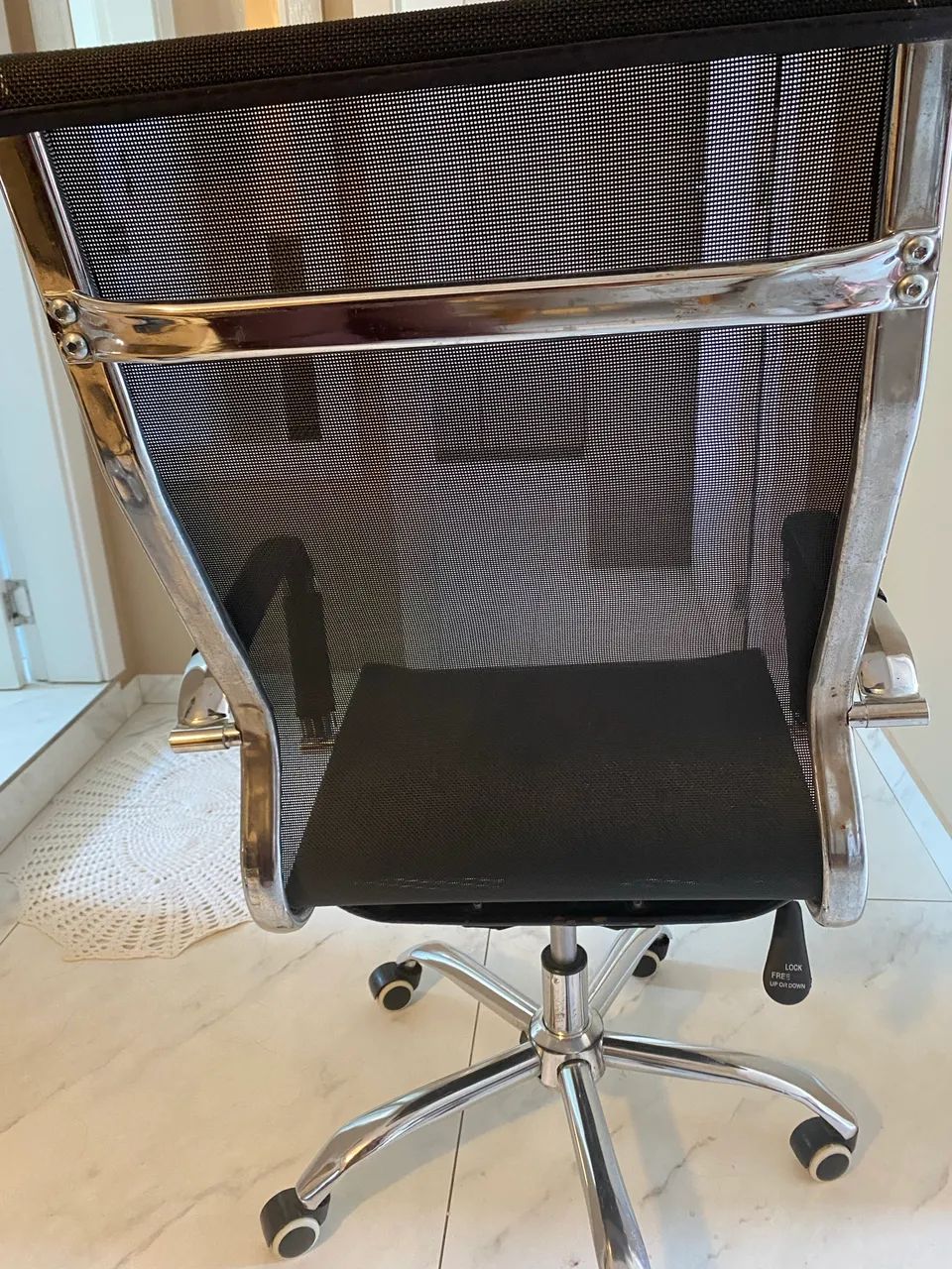 Cadeira ergonômica  - Foto 4