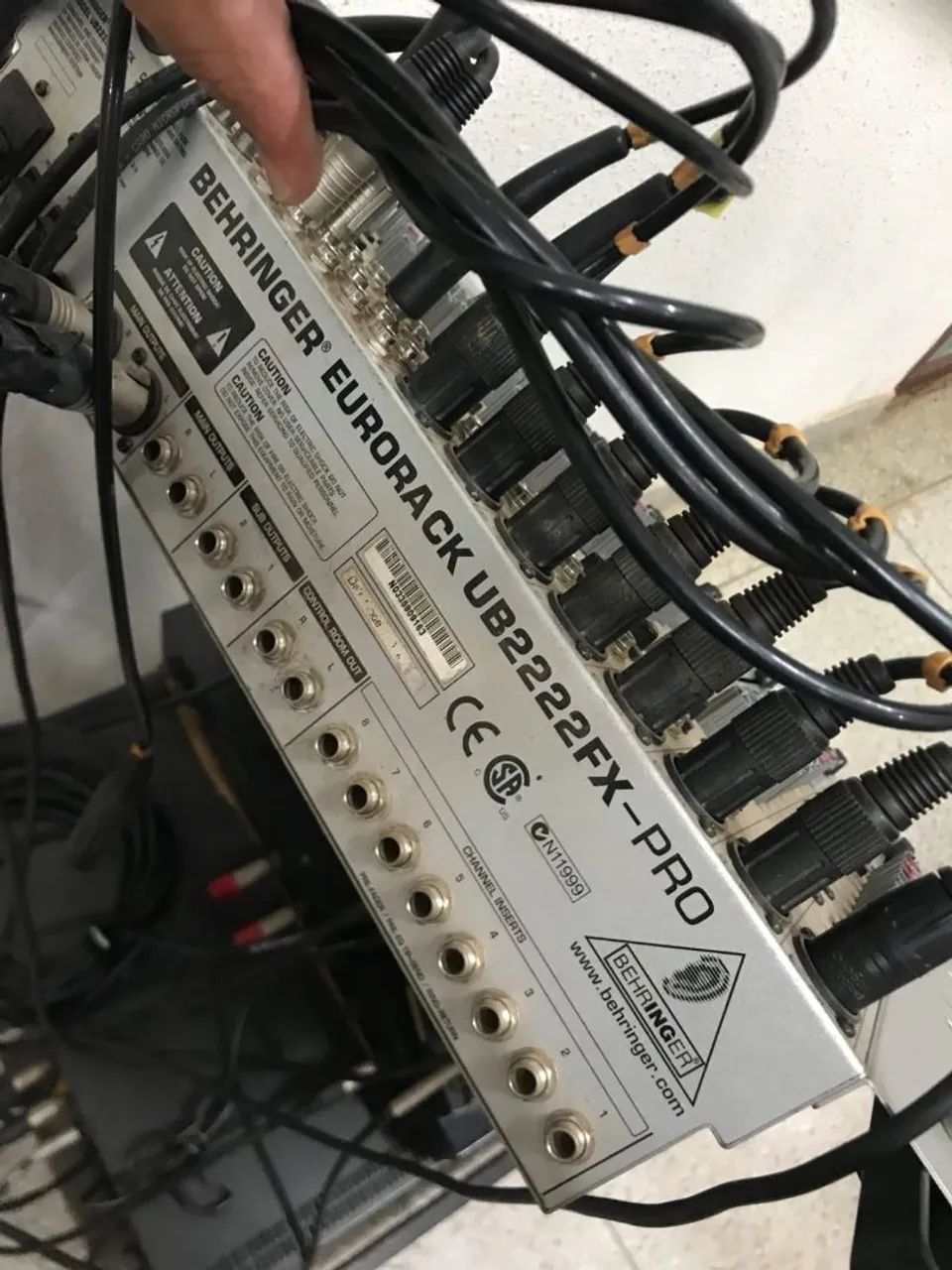Mesa de som Behringer eurorack UB2222fx PRO - Foto 3