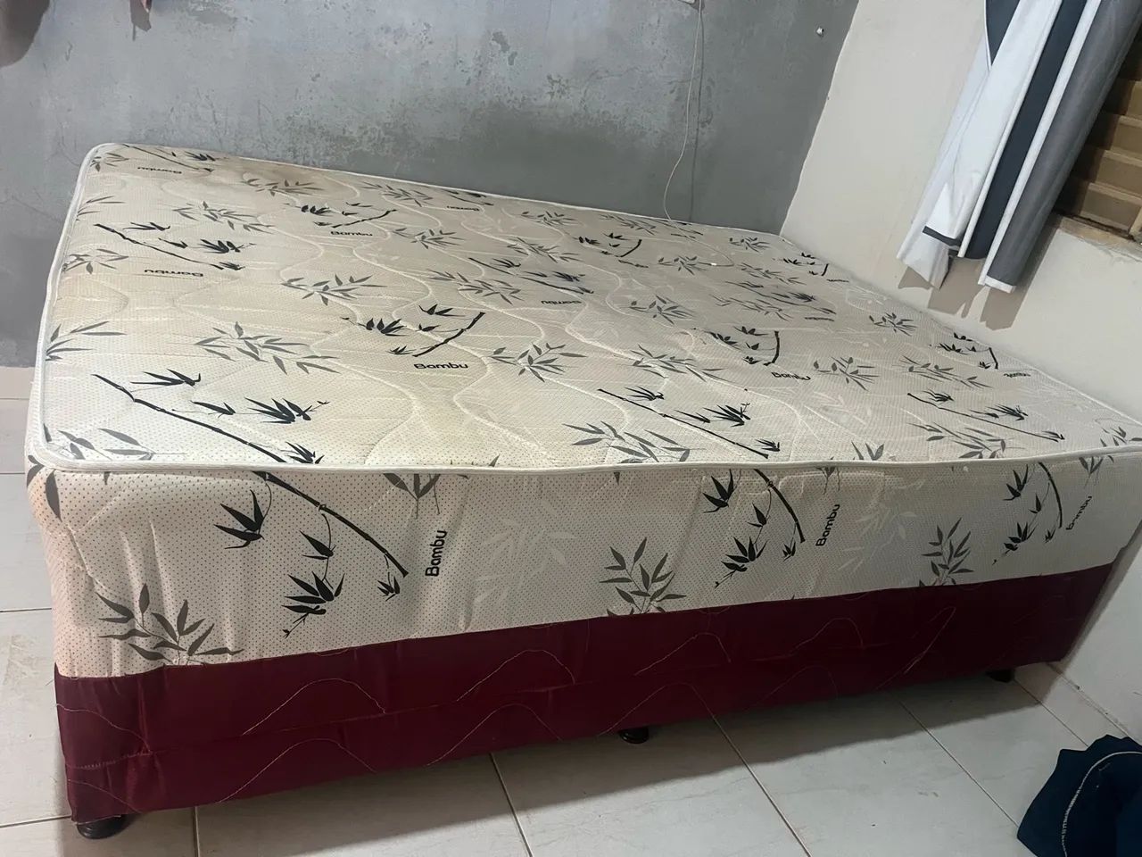 Vendo cama box casal 