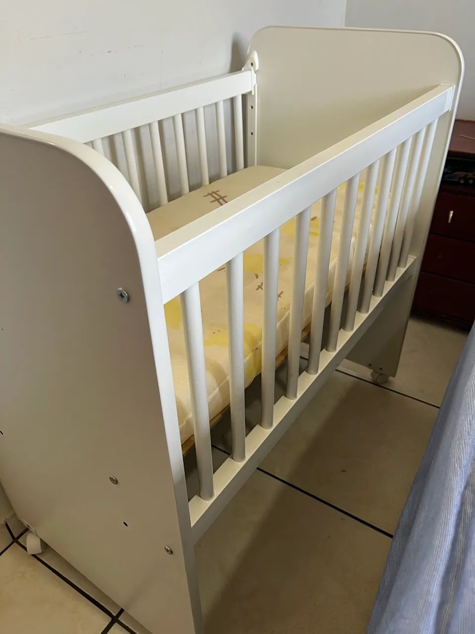 Mini Berço Grade Móvel Com Colchão e Regulagem de Altura - Foto 4
