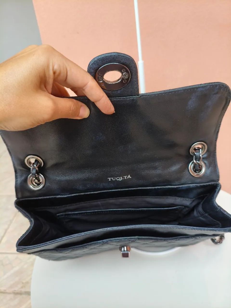 bolsa de couro legítimo tuqi.tá matelasse preto alça corrente - Foto 5