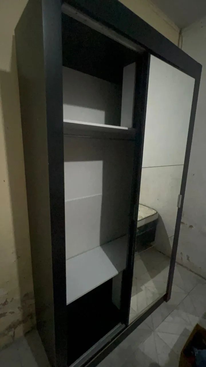 Guarda roupa solteiro 
