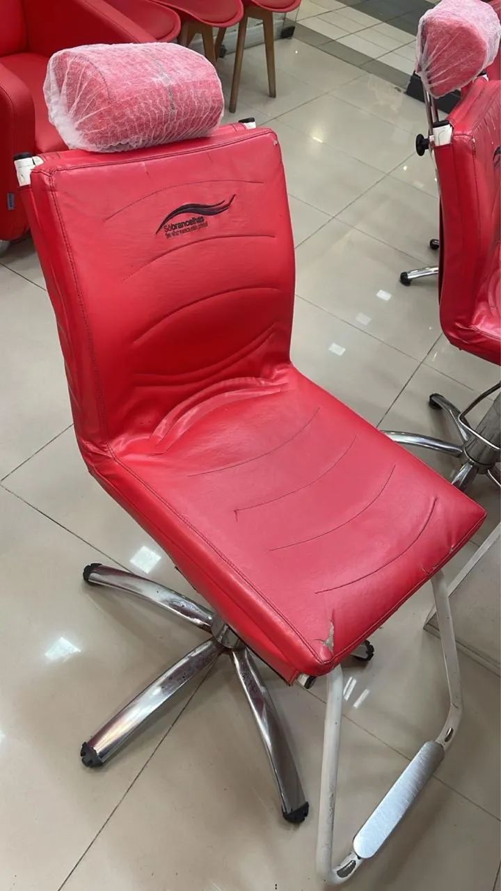 Cadeira designer sobrancelhas e maquiagem