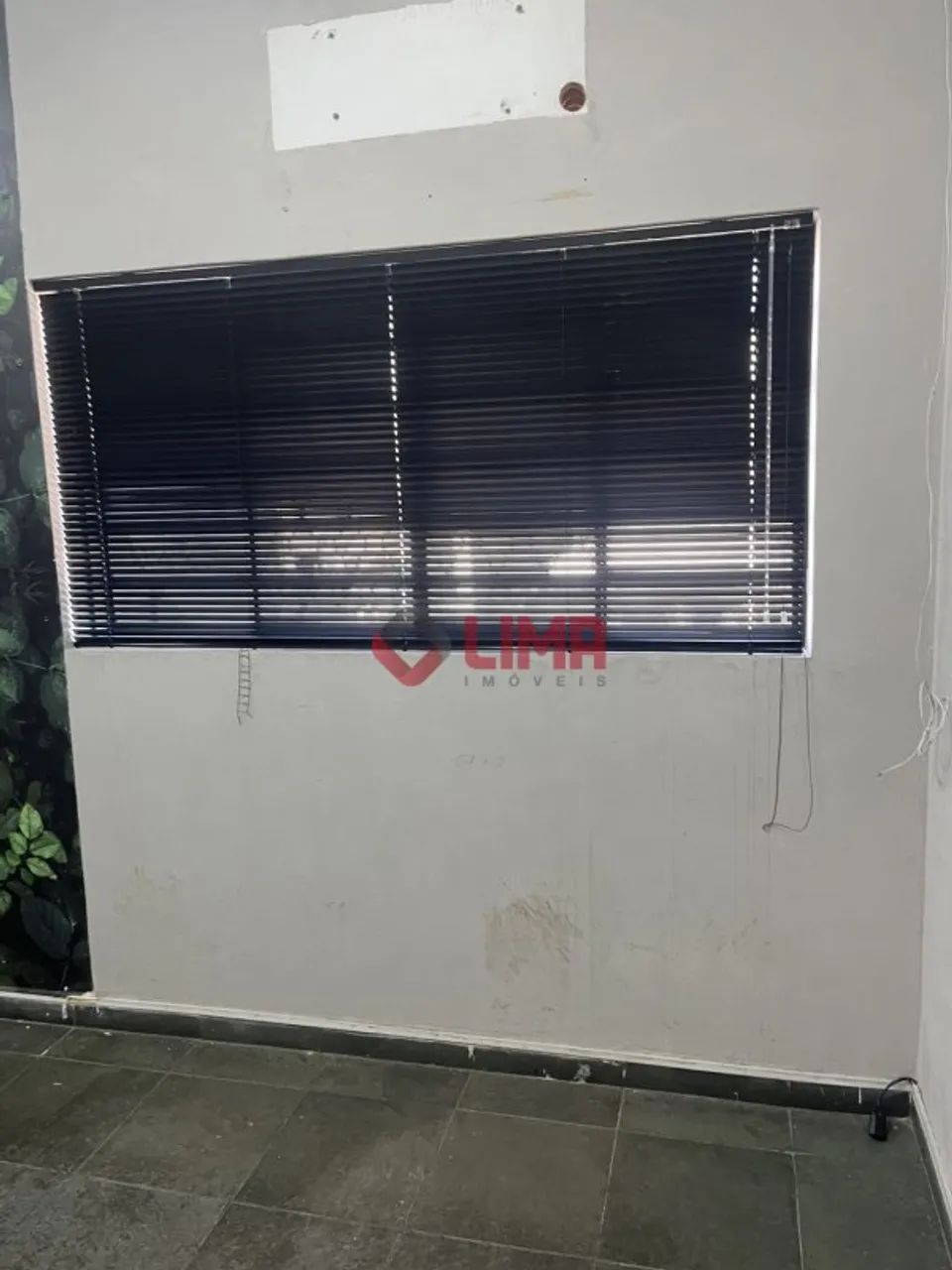 ÓTIMO SALÃO COMERCIAL (SOBRE - LOJA) COM 4 SALAS (COM DIVISÓRIAS DRY WALL) E COM 4 BANHEIR