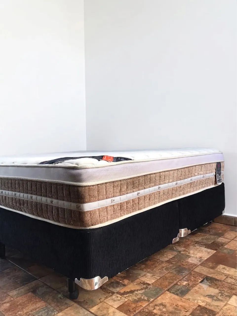 Linda Cama Queen Size CASTOR - Foto 3