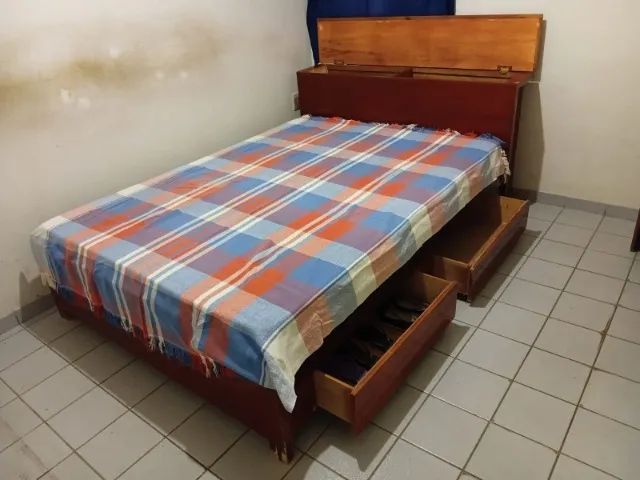 Vendo Cama Casal com Baú e Gaveteiros Laterais - Foto 2