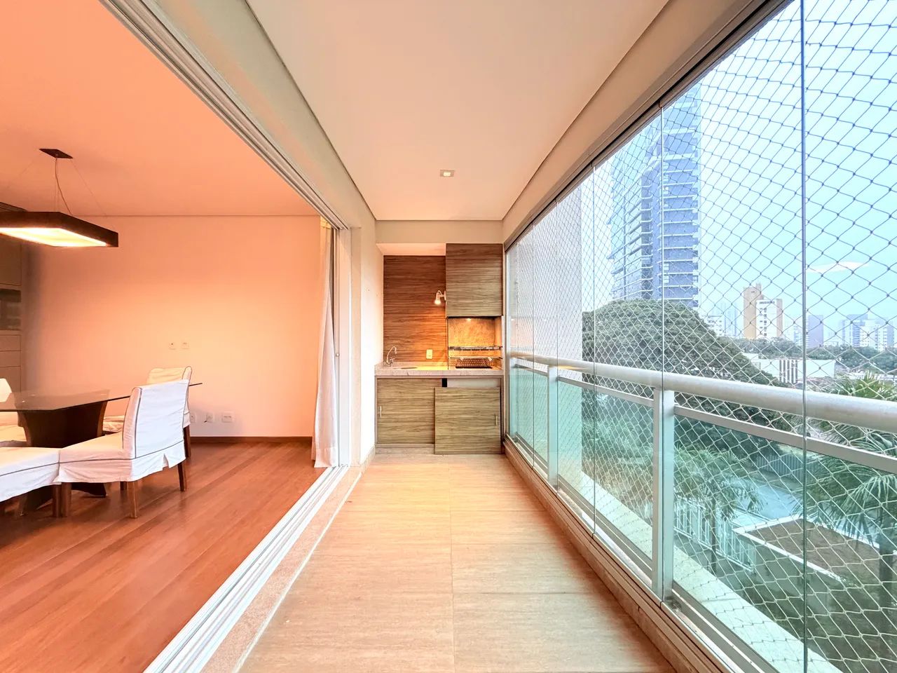 Apartamento para alugar com 3 quartos, 157 m² - Cambuí - Foto 3