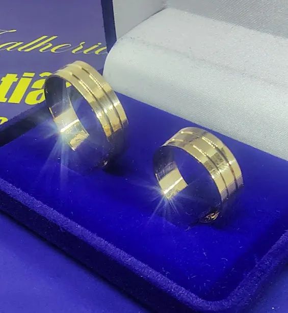 Alianças Casal Noivado Casamento Bodas Ouro 18 Kilates Peso 7.10 Gramas 6 mm Detalhes de 2 - Foto 3