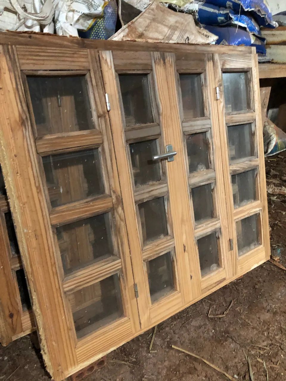   *ACEITO PROPOSTAS * Portas e Janelas de Madeira maciça Valores na descrição (LEIA) - Foto 2