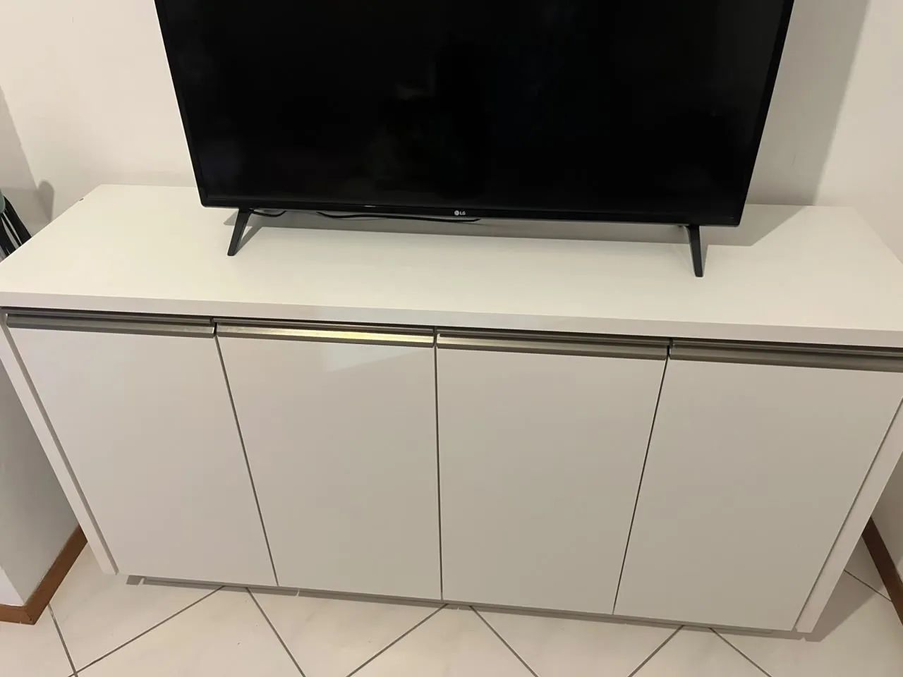 Balcão com portas 
